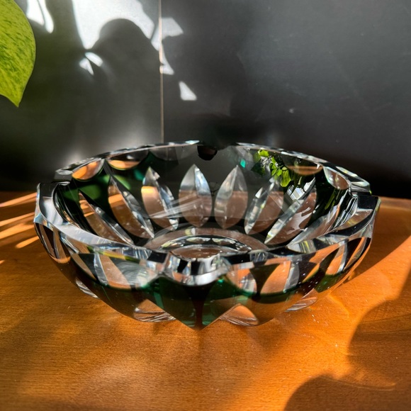 Val St Lambert Emerald Green Cut-to-clear Crystal Ashtray - Picture 3 of 7